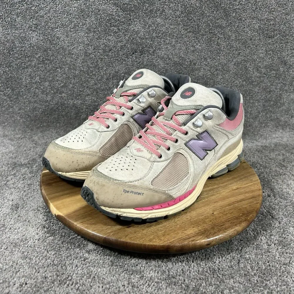 New Balance 2002R M2002RWL Mens Size 10 Hiking Pack Beige Retro Athletic Shoes